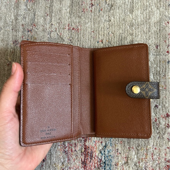 Louis Vuitton Kisslock Wallet - Picture 11 of 17